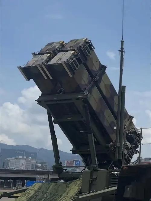 美伊战火未起，特朗普收到两个军火大单
    中东局势紧张，美国的希望，自202