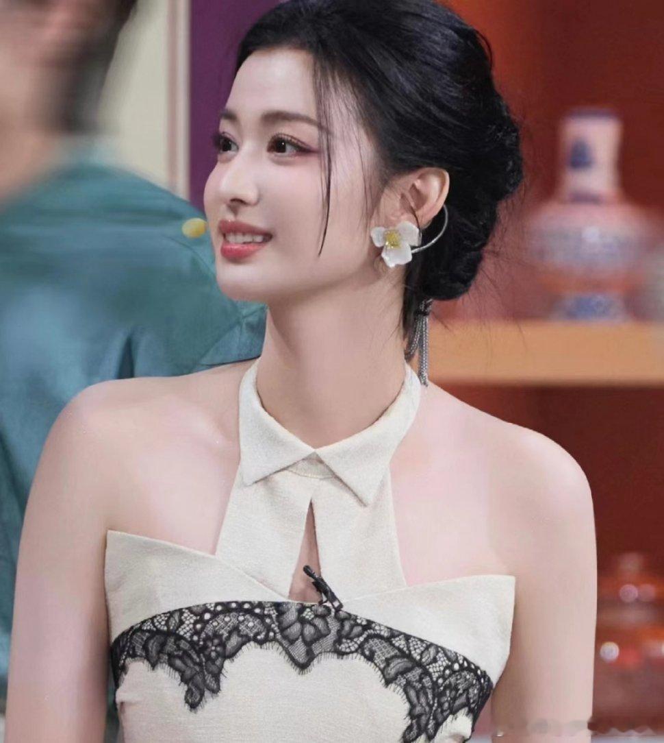 说真的，王楚然真的很美，咱也不知道为啥她的风评不好 ​​​