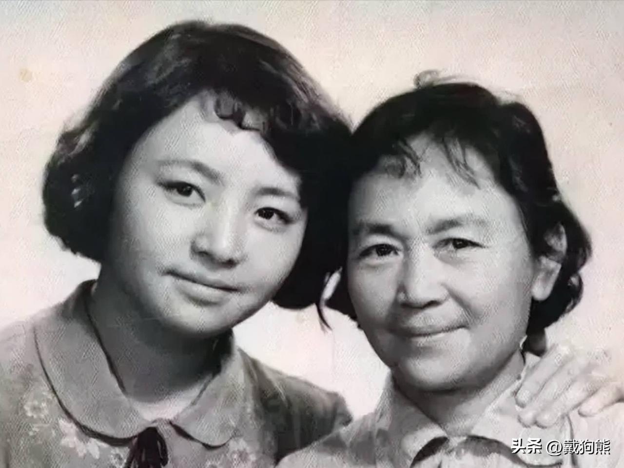 巴图的外婆，就是宋丹丹的母亲，名字叫海星，她年轻时候，是一个大美女，宋丹丹就遗传