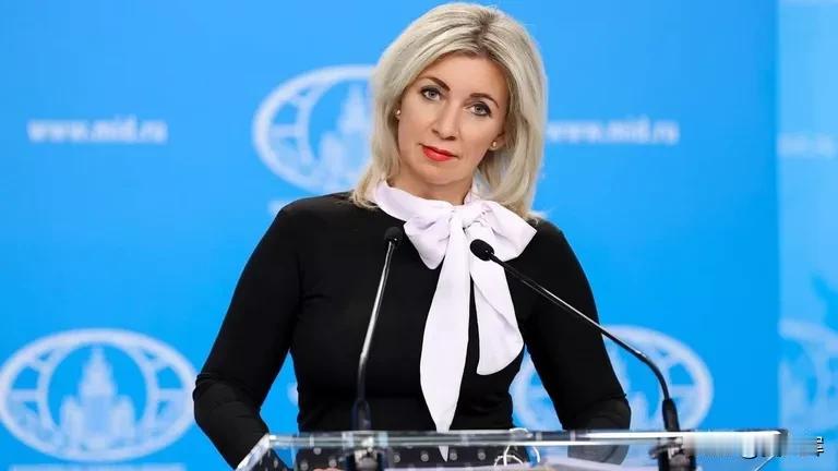 特朗普预言马克龙将下台，扎哈罗娃一句话回应
 
俄罗斯外交部发言人扎哈罗娃在其T