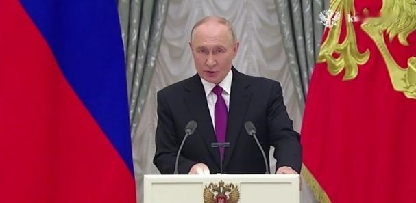 中国为何还不收复台湾，普京的一句话，得到了中国人民的认同：中国根本不需要动用武力