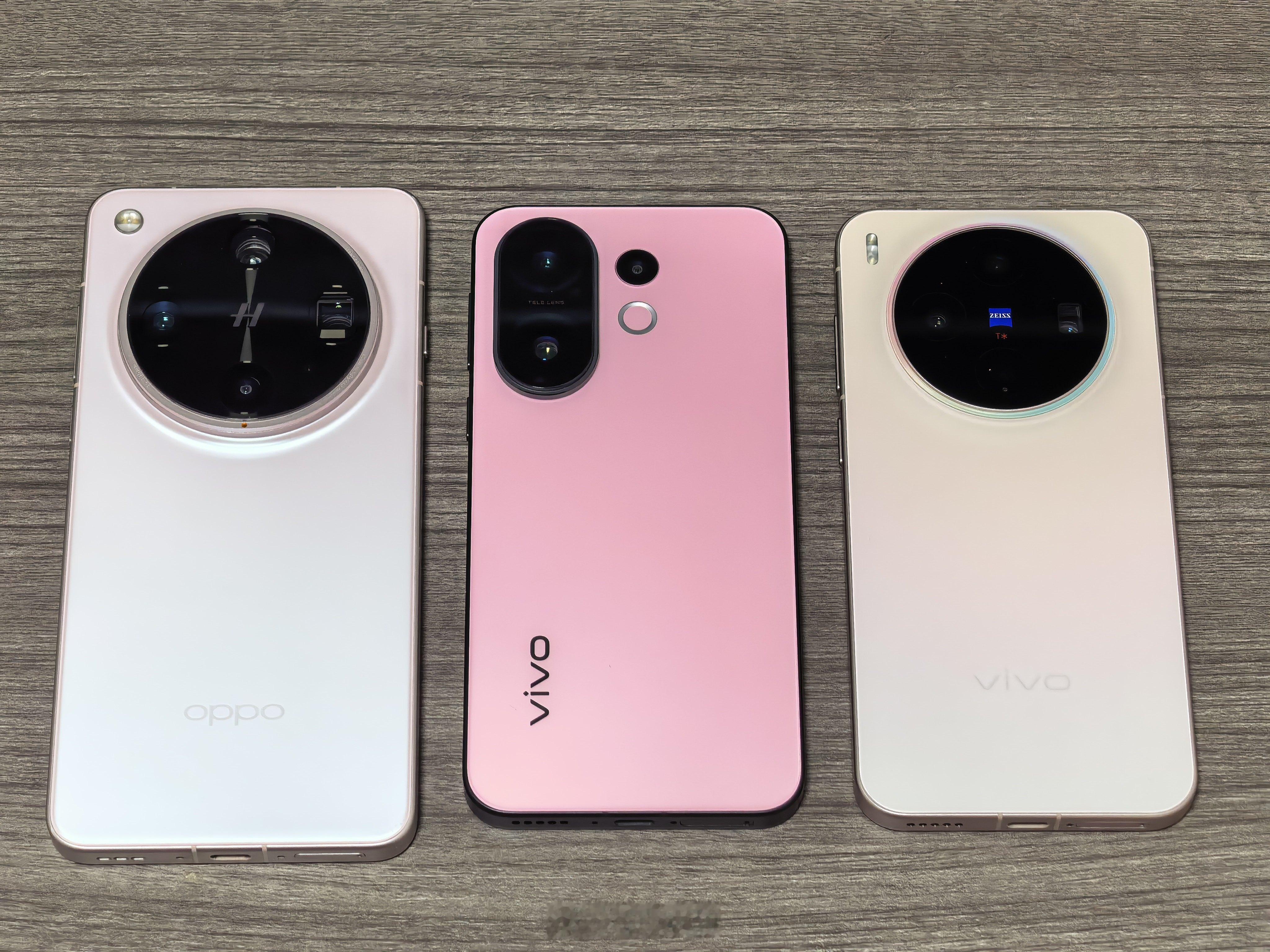 看过各种隐晦的粉色以后，再看到中间这种大粉色，还挺刺激