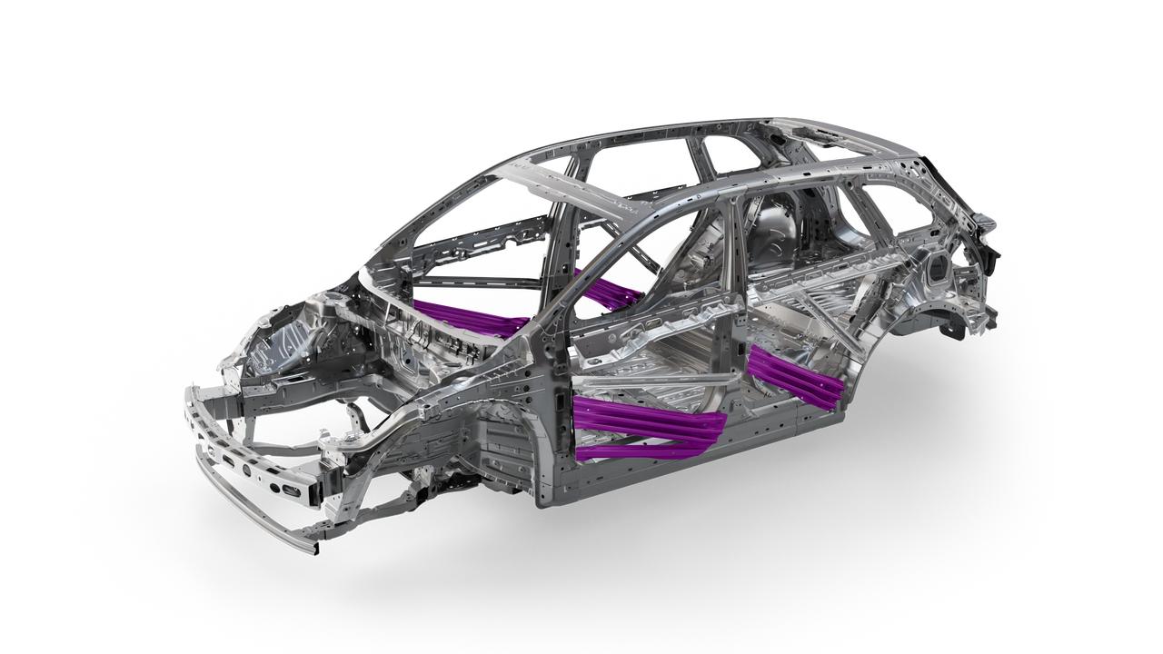 作为15万级别家用车市场的佼佼者，尚界H5凭借其卓越的安全性能，赢得了消费者的广