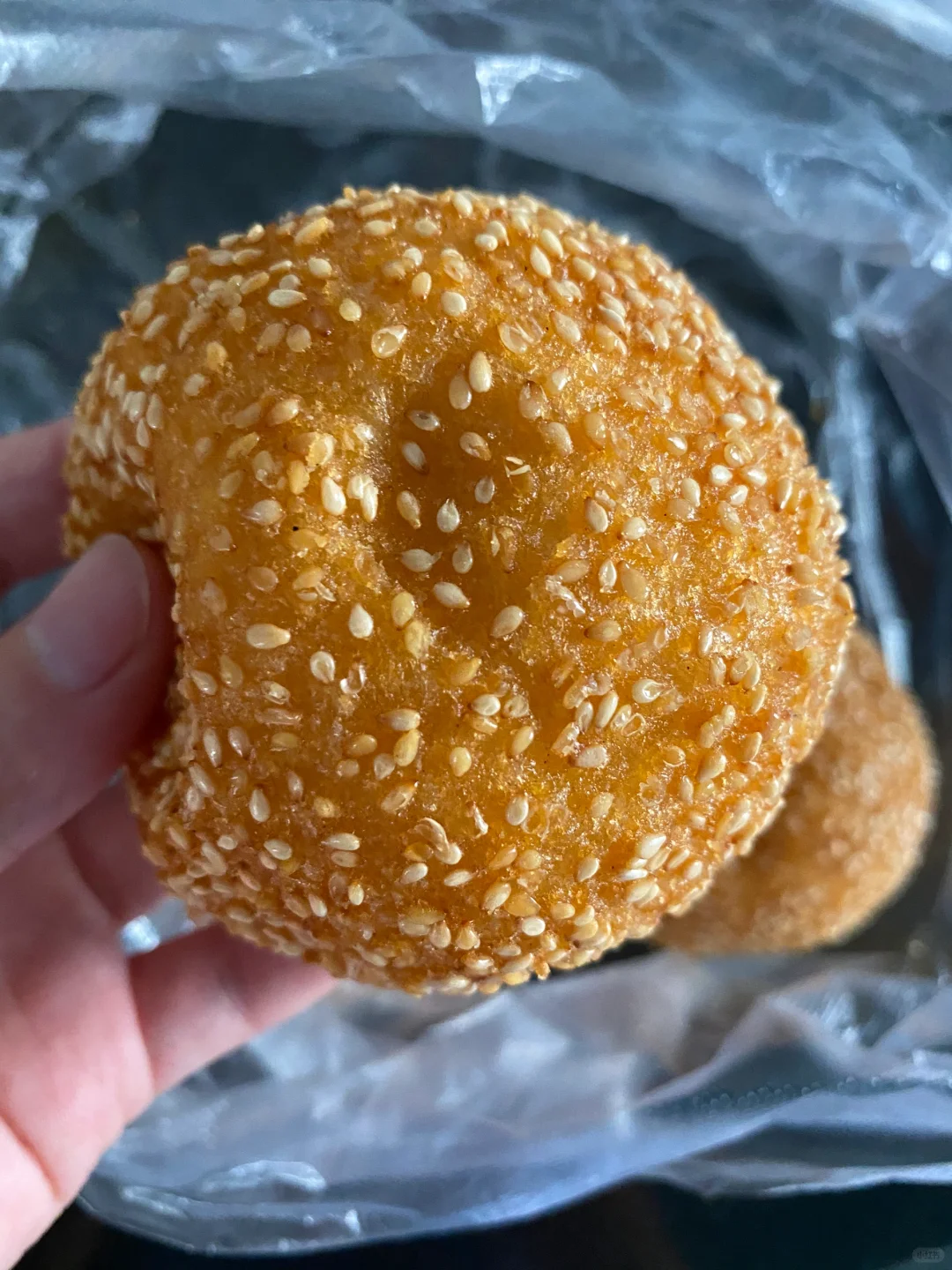 早餐吃空心大麻团😋