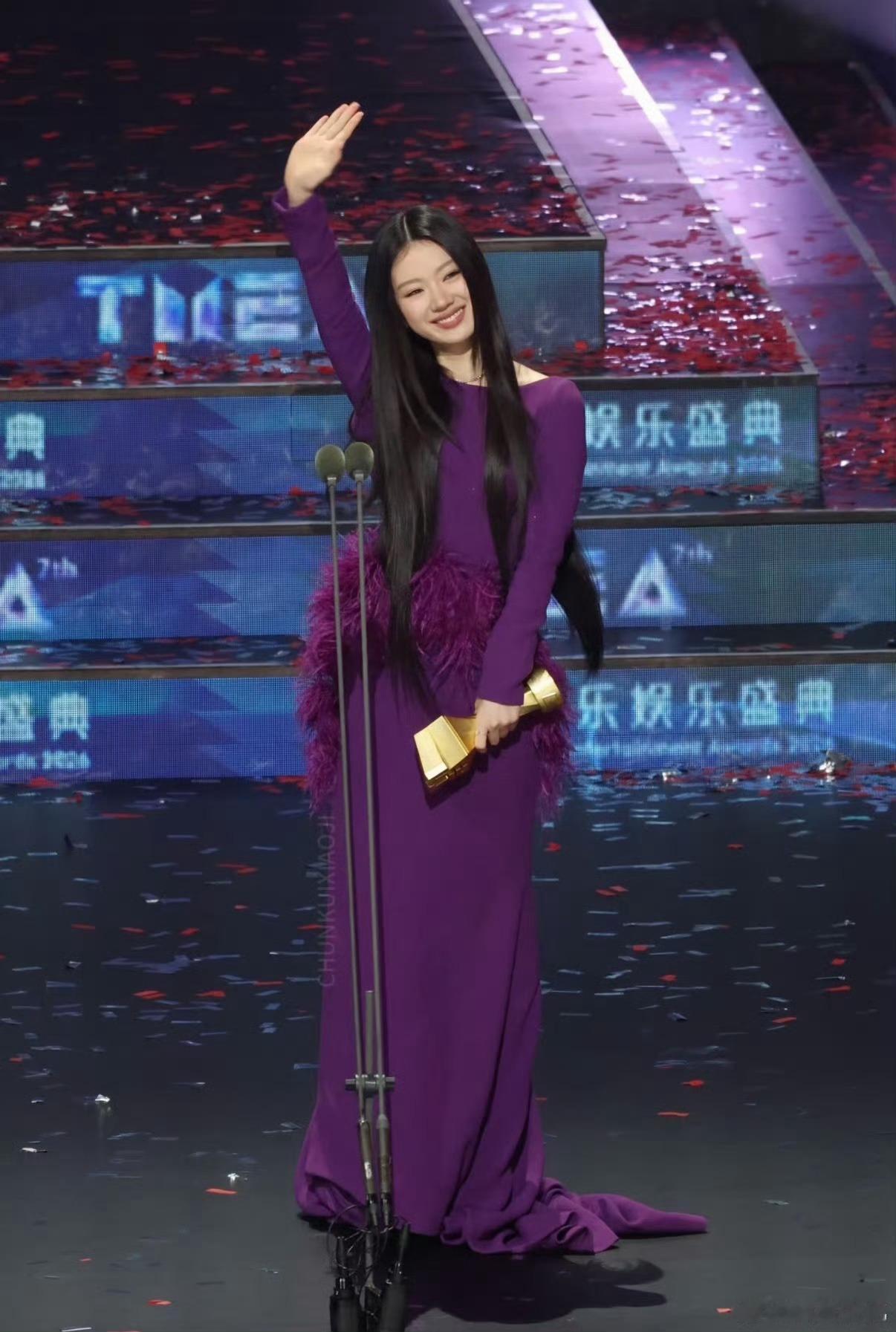 单依纯腾讯音乐娱乐盛典演绎Georges Hobeika 2024秋冬高定Iri