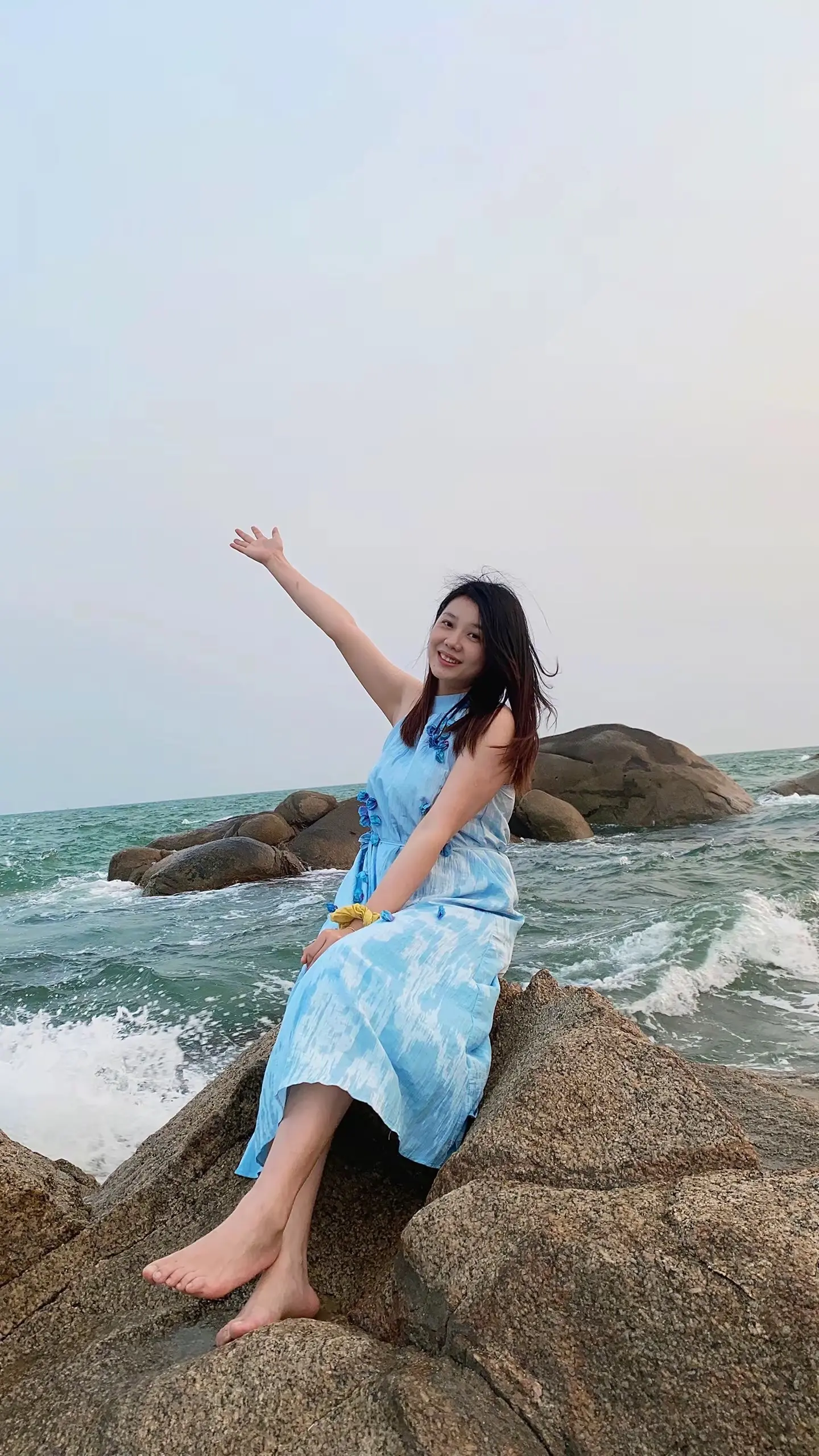 海是好东西，心情好可以看，心情不好可以跳，没钱了，还可以下