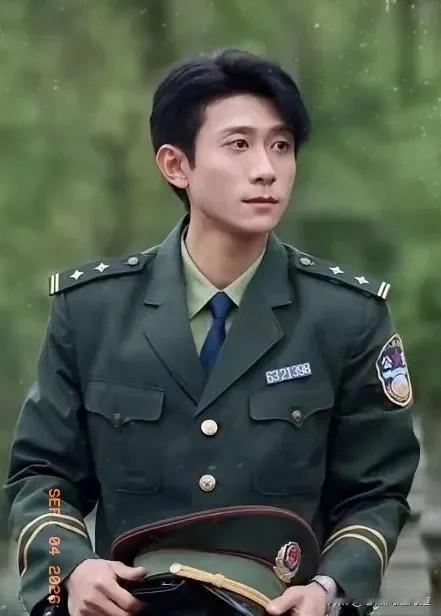 看了新版《重案六组》
发现一件很有意思的事
就是张一山不管演什么角色，似乎都有一