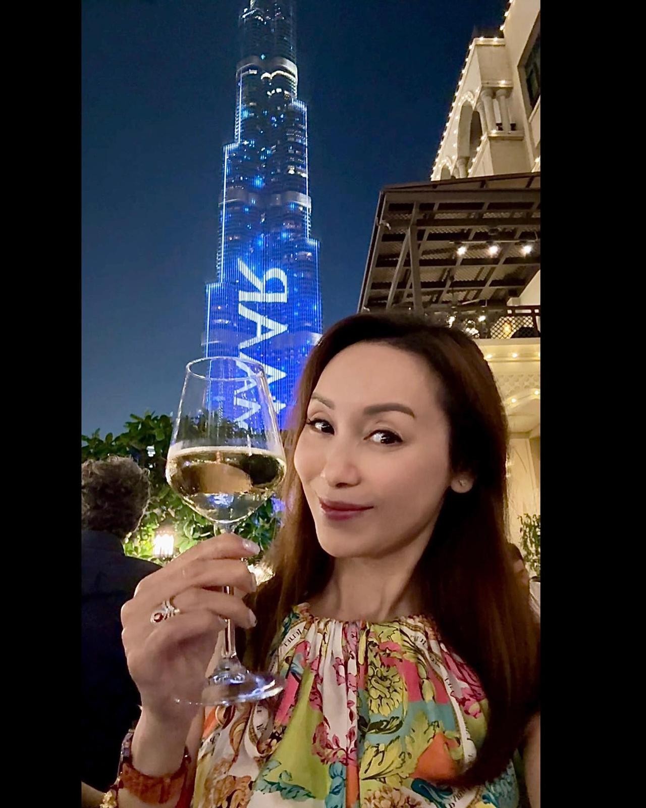 她曾经是香港TVB一线花旦，现在都已经淡出娱乐圈，今年都已经53岁看起来保养得很
