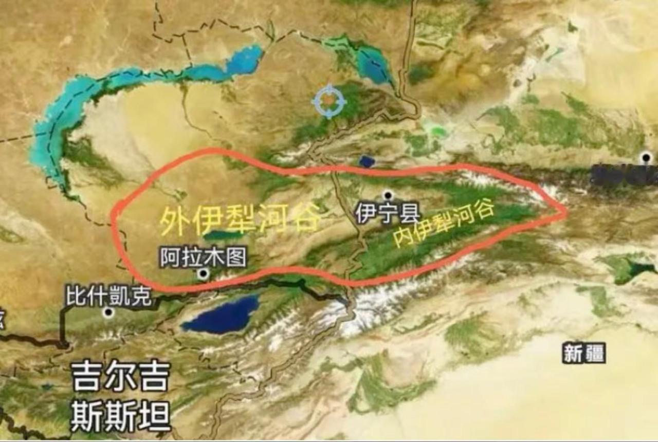 分开一百多年的伊犁河谷差异：中国一侧是绿。分开一百多年的伊犁河谷差异：中国一侧是