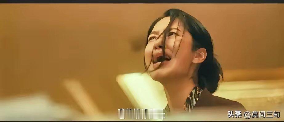 《风中的火焰》梅苇！你的钱活该被卷走啊，因为你有个重男轻女的妈妈和好赌成性的弟弟