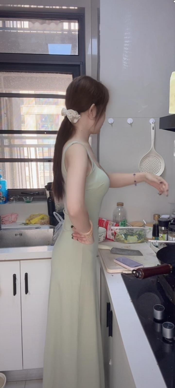 今年冬天的不同我的心很小，小到只能装下你一个人；我的爱很大，大到可以包容你的一切