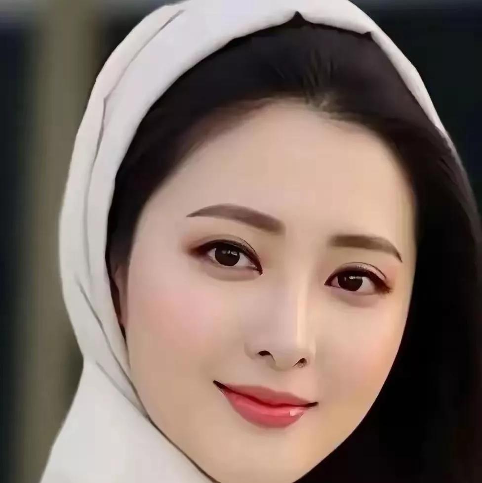 温柔笑颜，岁月静好，白衣飘飘，时光不老。让岁月优雅静好 温婉出众 温婉眸光 温柔