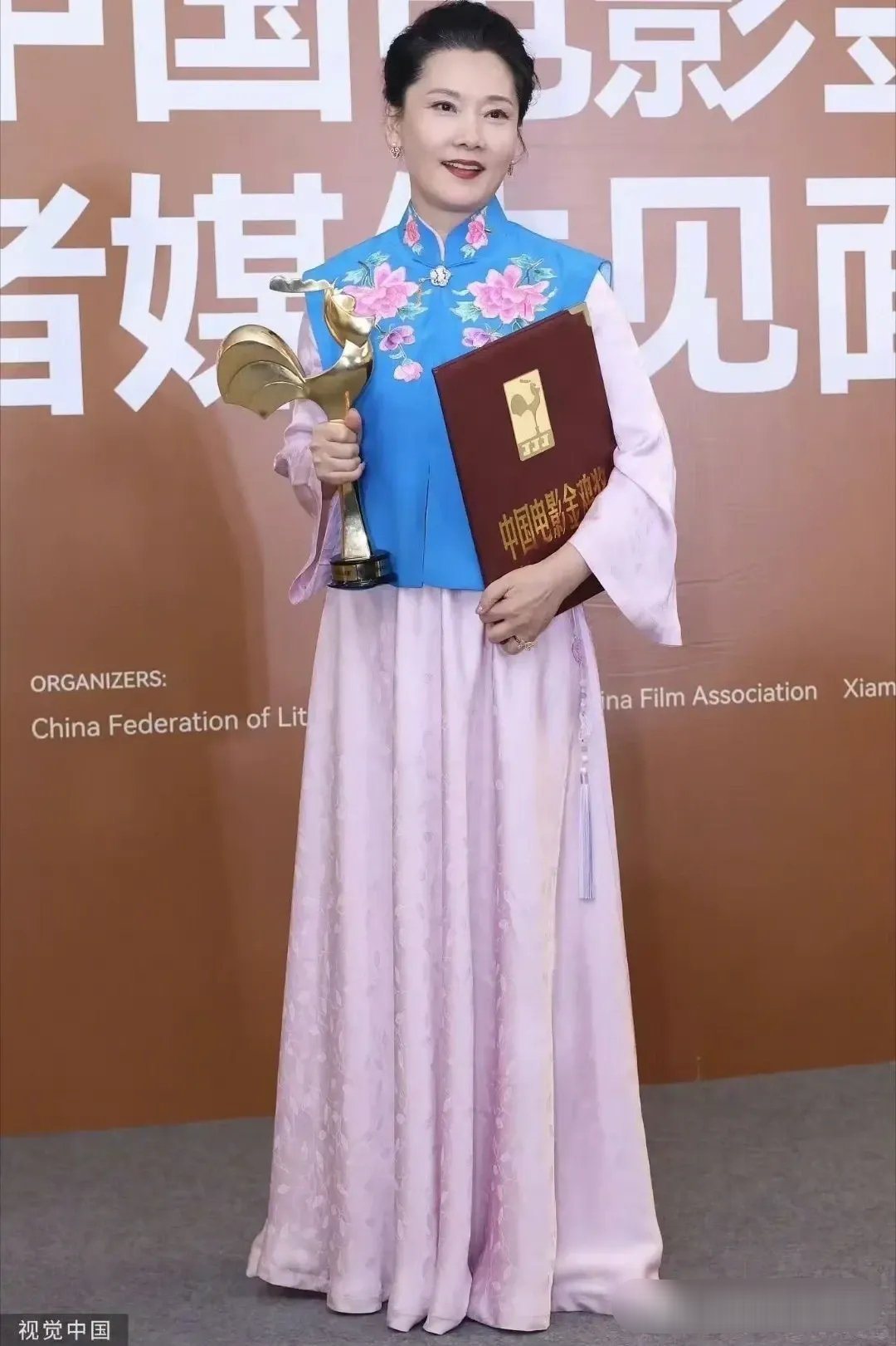 终于有人敢把真正的中国风，甚至是中国戏曲风穿上红毯 ​​​