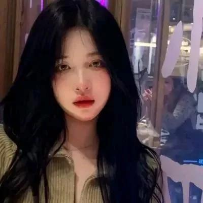 夜晚自拍 温柔氛围 红唇诱惑 长发飘飘红唇美人照 红唇生活照 逆光红唇写真 红唇