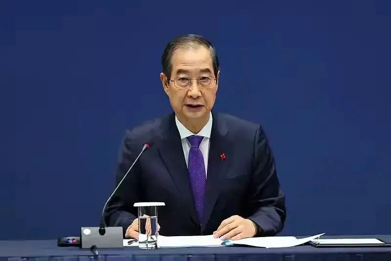 韩国代总统韩德洙停职，这总统也太憋屈了。

韩国宪政，这总统是你们让上来的，还没