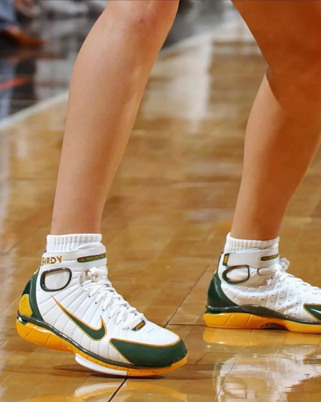 Nike Air Zoom Huarache 2K4「Sue Bird」PE 西