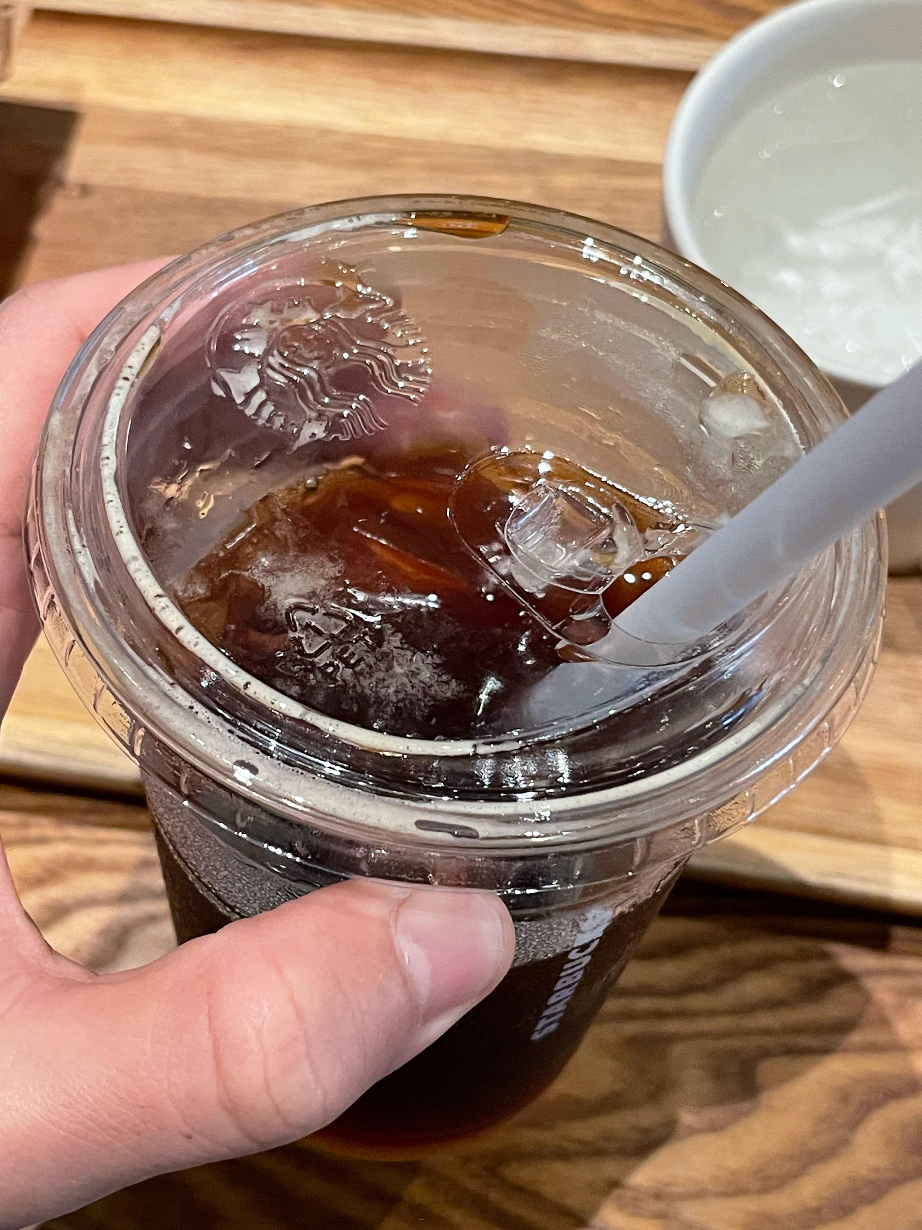 除夕也要早睡早起喝冰美式刷微博看好看的小姐姐研究home键iPhone！除夕