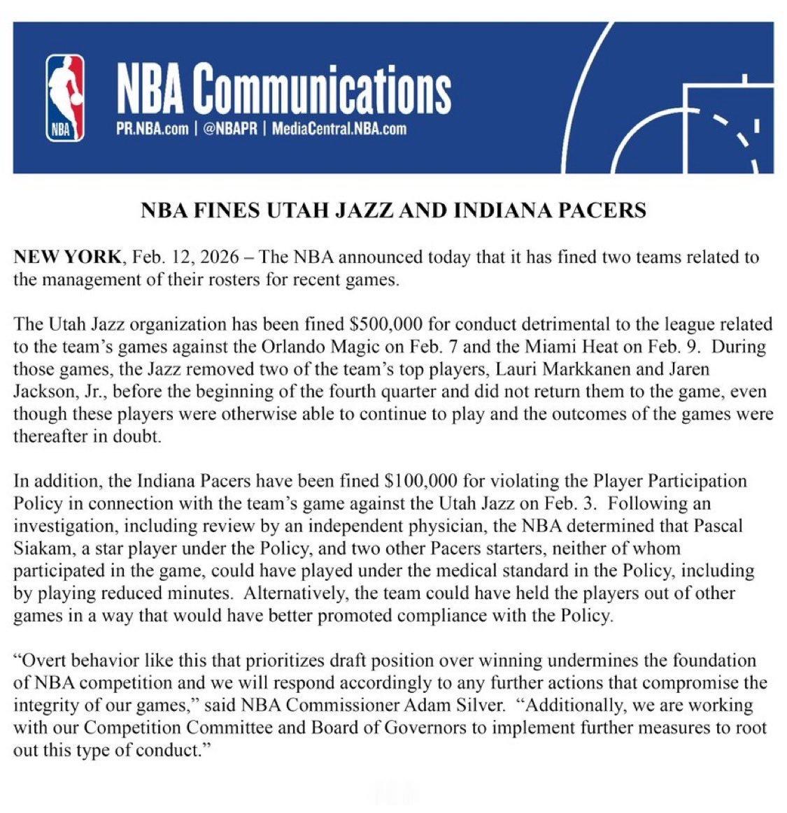 NBA今日宣布，对爵士和步行者两支球队近期比赛中的阵容管理行为处以罚款。爵士队因