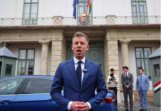 匈牙利政坛变天了，总统舒尤克直接发话，点名让蒂萨党主席毛焦尔·彼得，来组建新的政