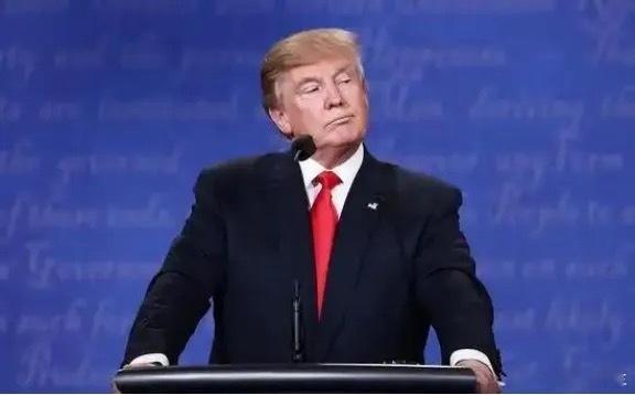 万万没想到，等来的不是高市的道歉，而是特朗普站在全世界面前，一字一句地宣布：“永