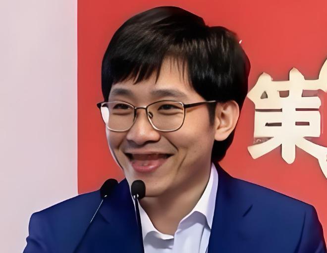 梁文峰，再次直击中国AI行业痛点！

他指出，中国与美国的AI差距并非时间，而是