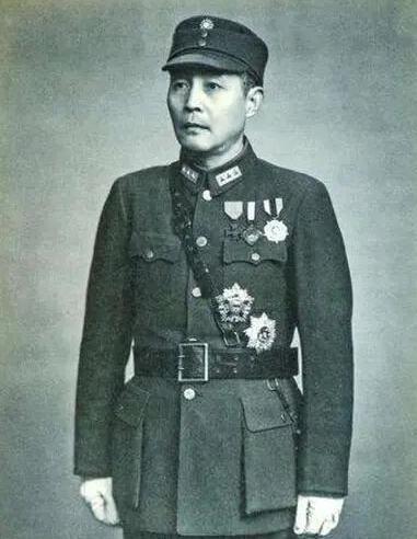 1944年11月，钱大钧突然被任命为军统局局长。 这个安排一出来，最尴尬的人不是