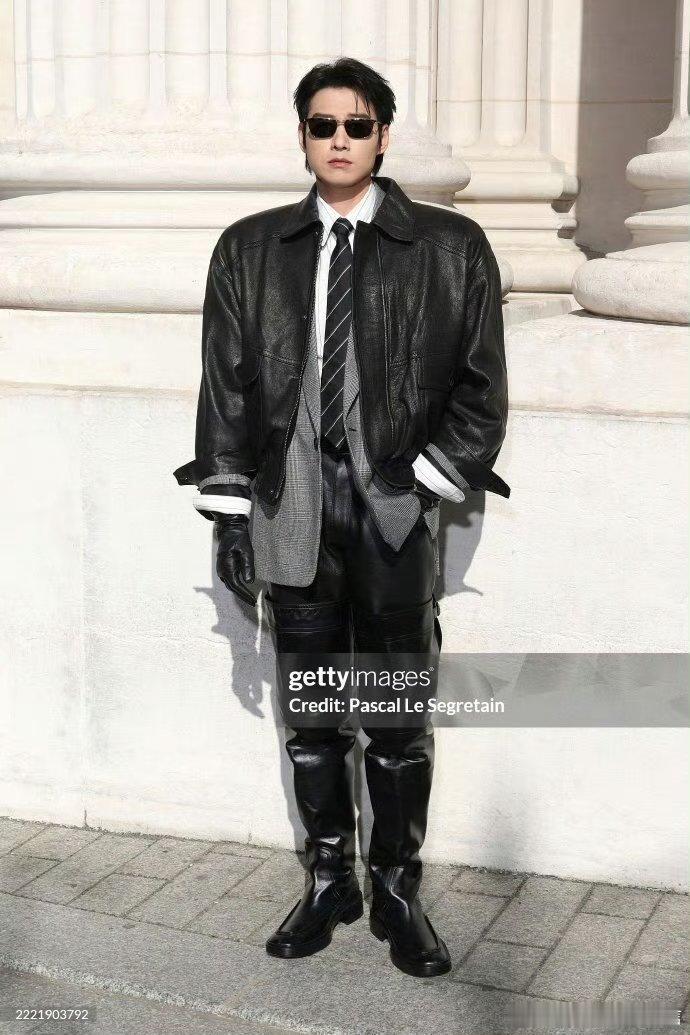 g社拍的魏大勋张康乐张康乐巴黎g社生图 老公！！！！ ​​​