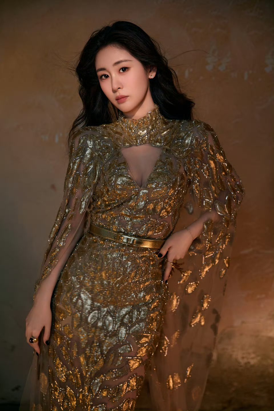 张碧晨～～张碧晨[超话] 张碧晨是来修音响的吧 ​​​