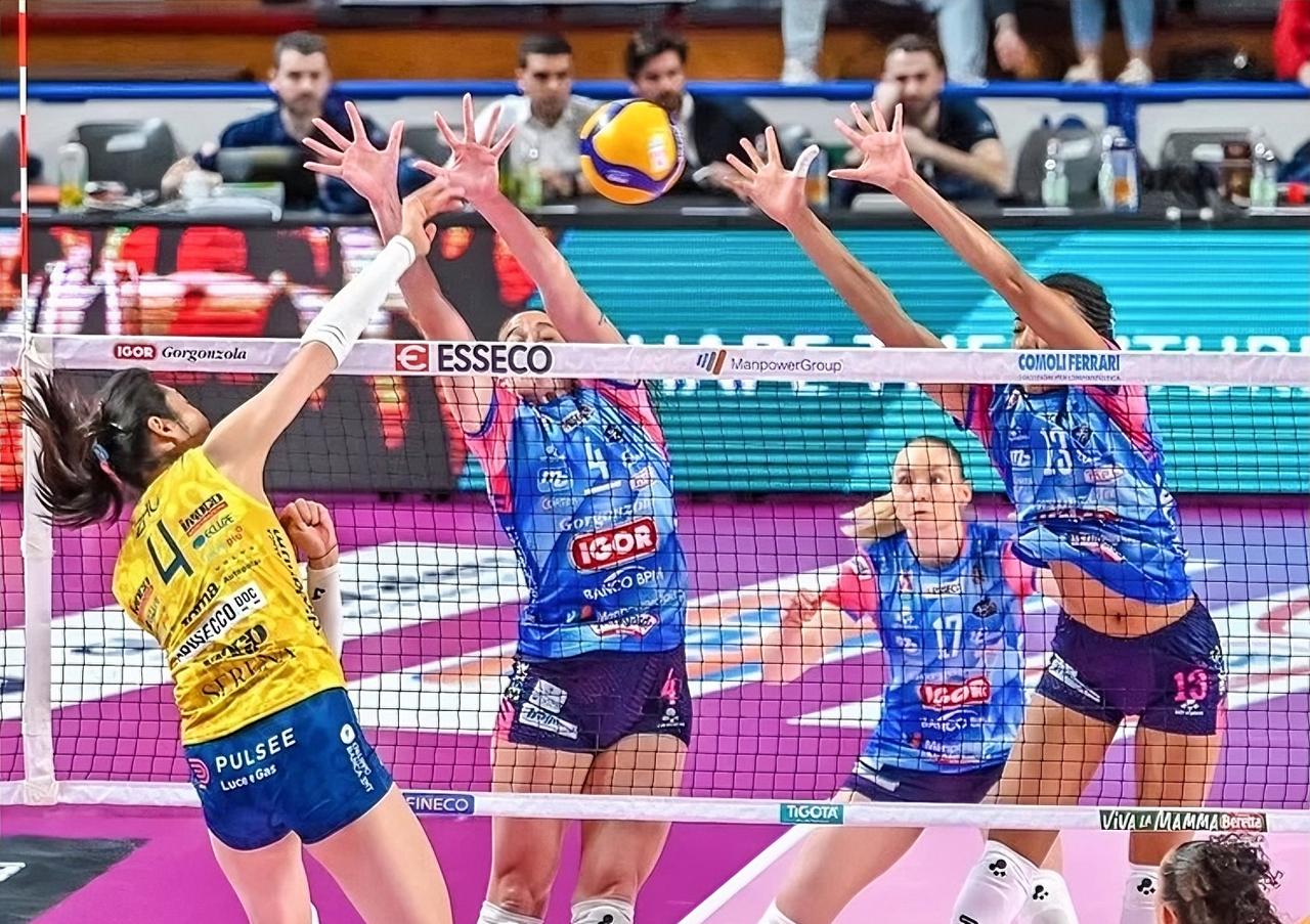 好消息：又有朱婷的比赛可以看咯！！
坏消息：这场比赛时间是深夜4点15分！
…