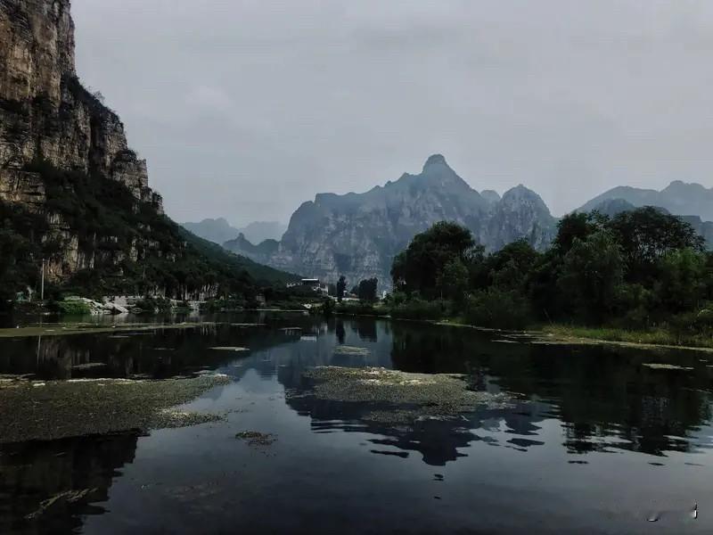 心怀宽容，守住本心

人这一生，修行过半，最难得的通透，莫过于读懂宽容与计较的分