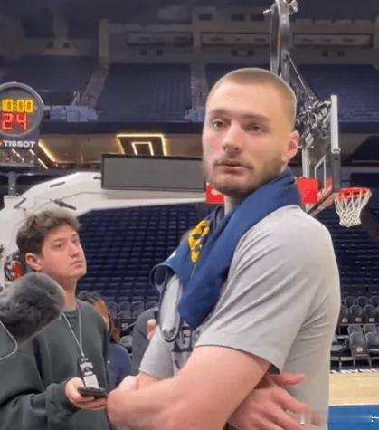 阚清子老公是她的榜一大哥掘金球员克里斯蒂安-布劳恩接受采访，谈到了鲁迪-戈贝尔本