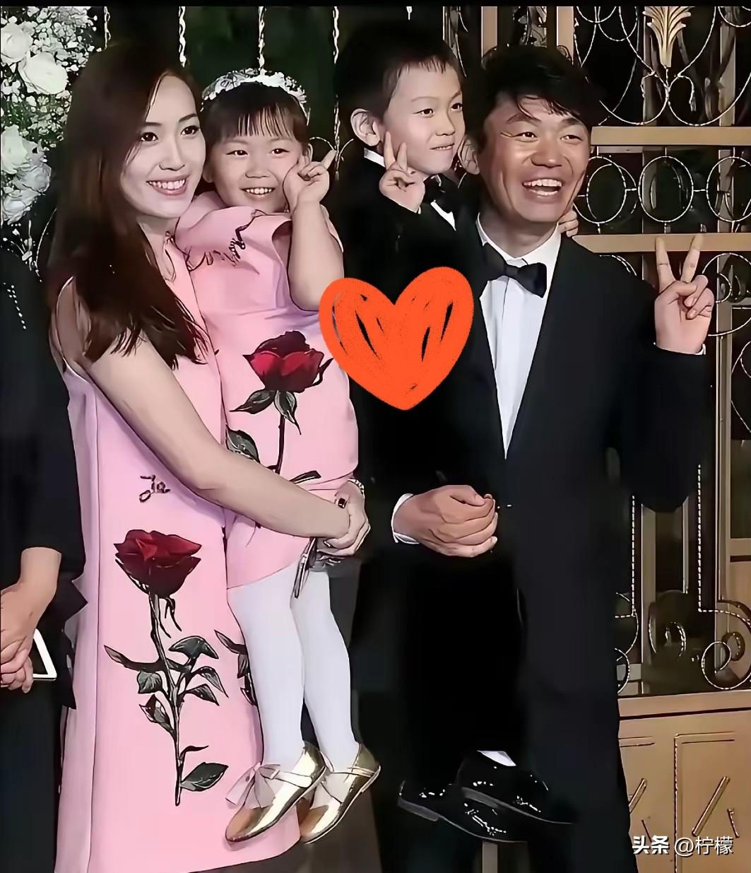 回看当年王宝强
马蓉的婚姻风波，
最让人唏嘘的根本不是出轨背叛，而是马蓉从头到尾