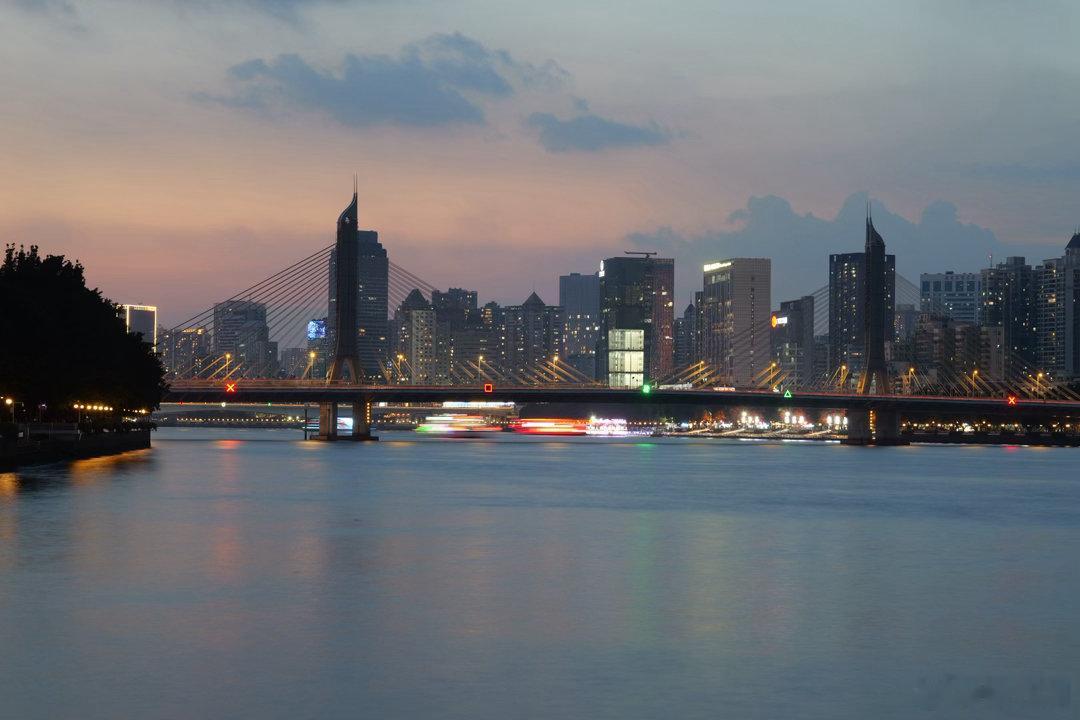 美丽的广州越秀海印桥，华灯初上时的美丽日常分享夜景蓝调时刻 松下S9 28-20