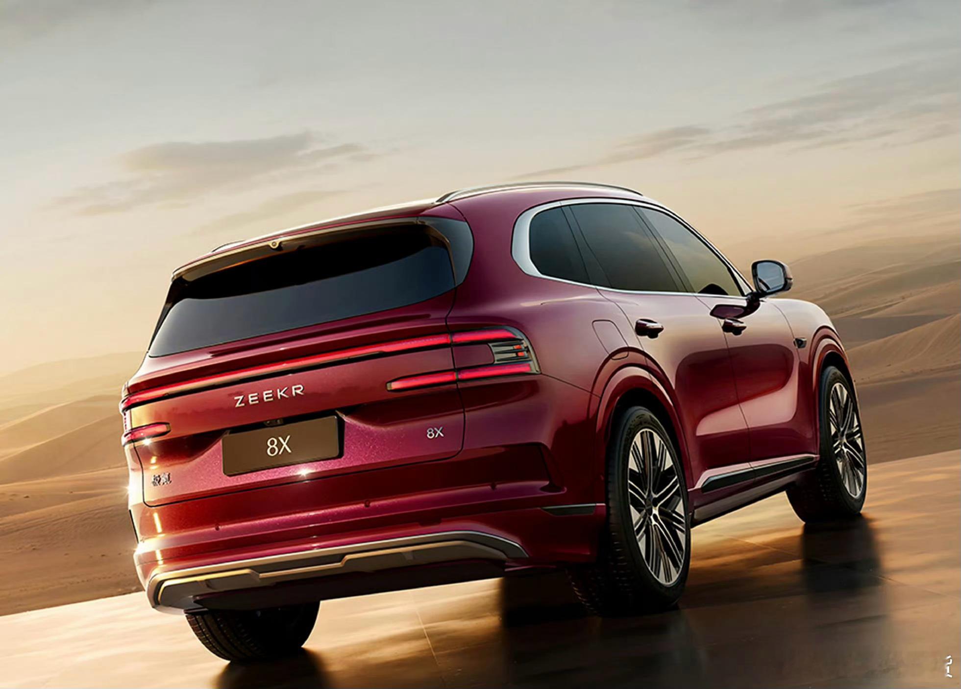 联想CEO杨元庆试驾国产豪车科技圈和车圈的联动真有意思，杨元庆带队去吉利，李书福