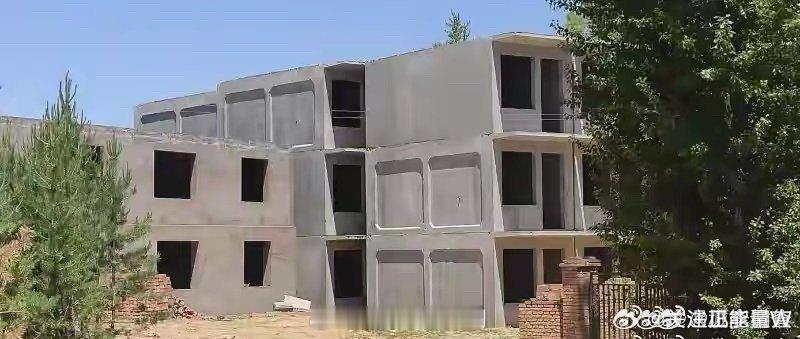 【陕西神木一村庄出现大面积“违建”简易房，律师称为获补偿的“抢建”无意义】近两年