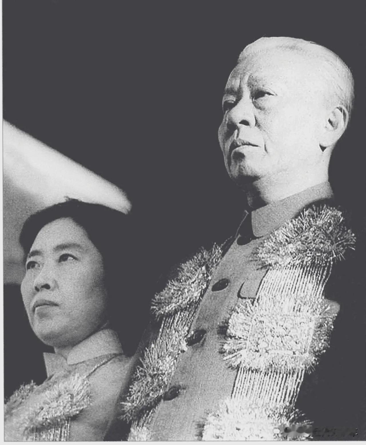 1966年3月，在巴基斯坦访问的刘少奇和王光美。