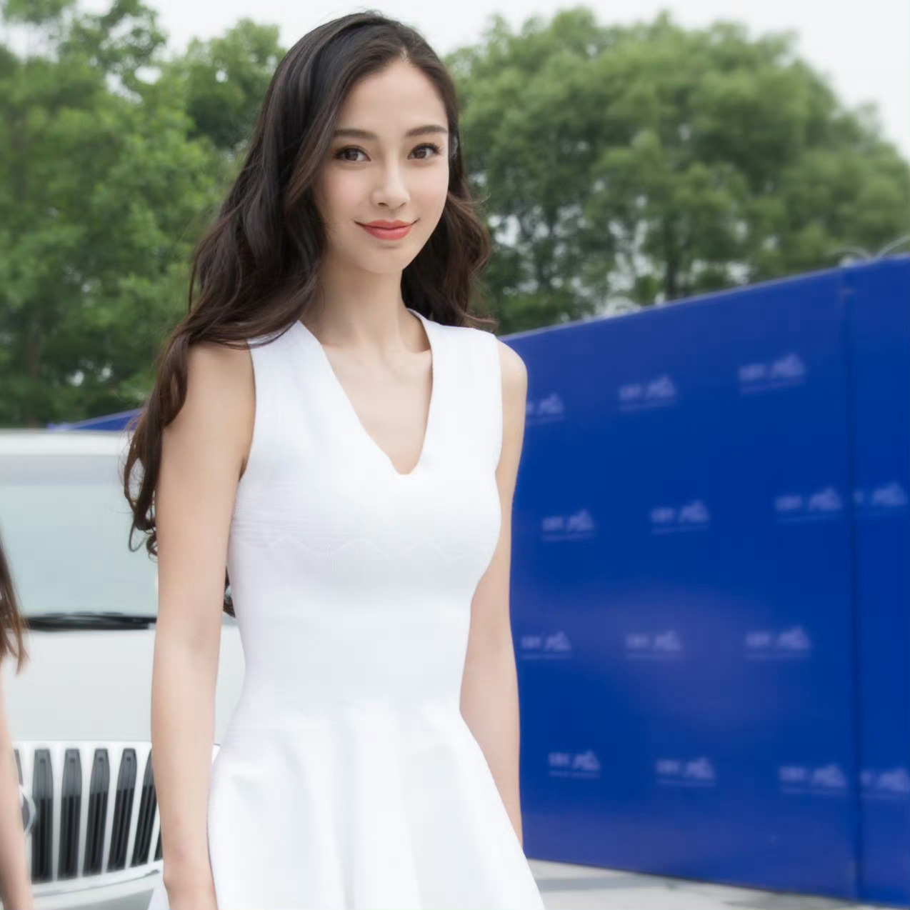 angelababy   杨颖 中午好呀宝贝们!今日的福袋大家都领了多少呀