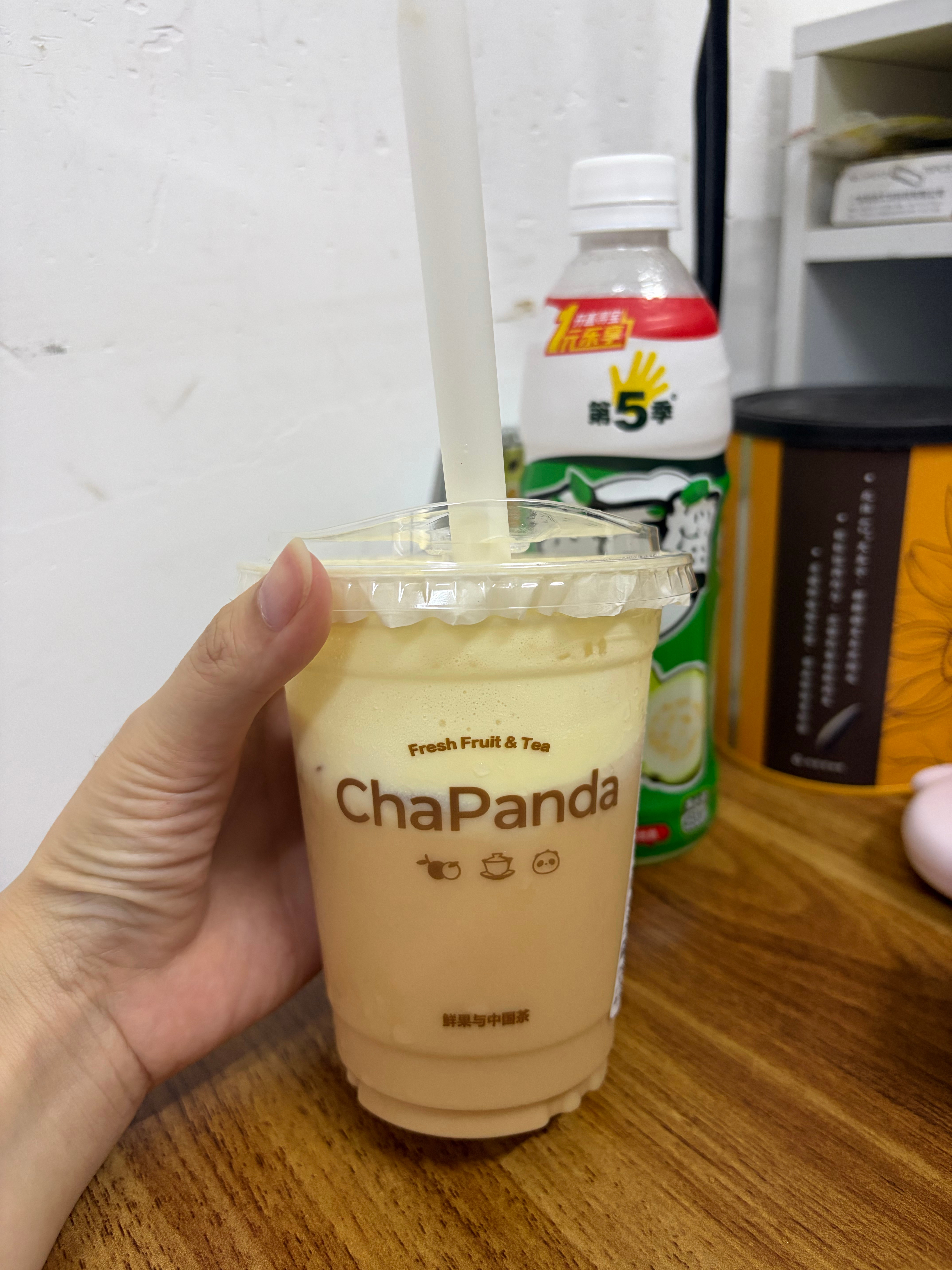 我发誓，我真的有在认真减肥午觉前学生就打电话奶茶到了，睡醒才去找她拿的茶百道冰激