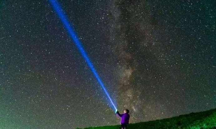 终于暂时放下了手头忙碌的工作，一头扎进大自然的怀抱。深呼吸，满脑子都是泥土的芬芳