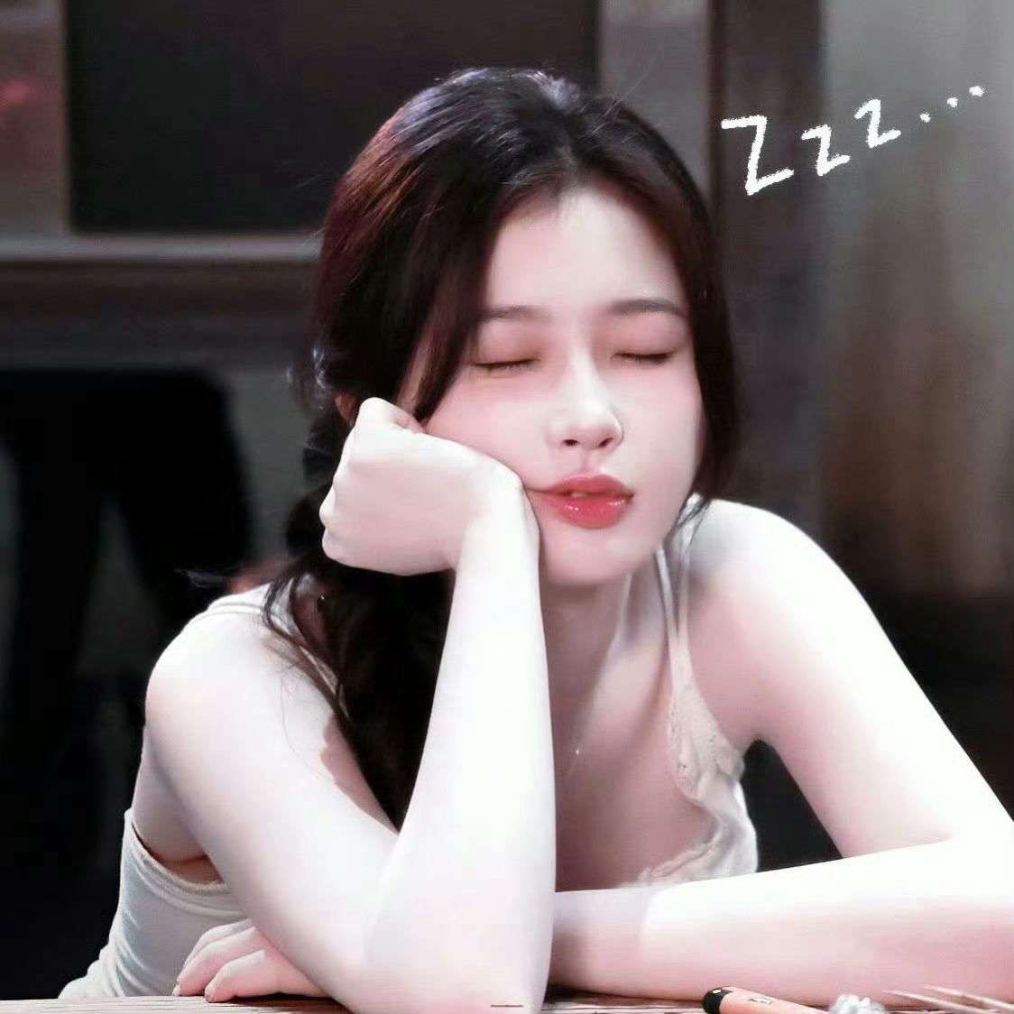 虞书欣  ✨虞书欣云初✨虞书欣虞书欣｜虞书欣云初令她，拼尽全力挣脱无限命运循环，