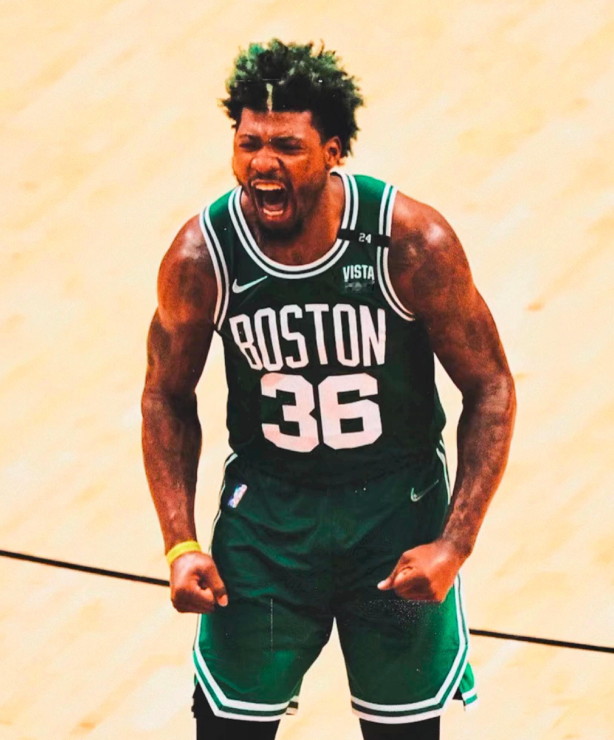 让我们恭喜湖人！终于复出了啦！斯玛特在今天训练结束后接受了采访：他表示训练感觉很