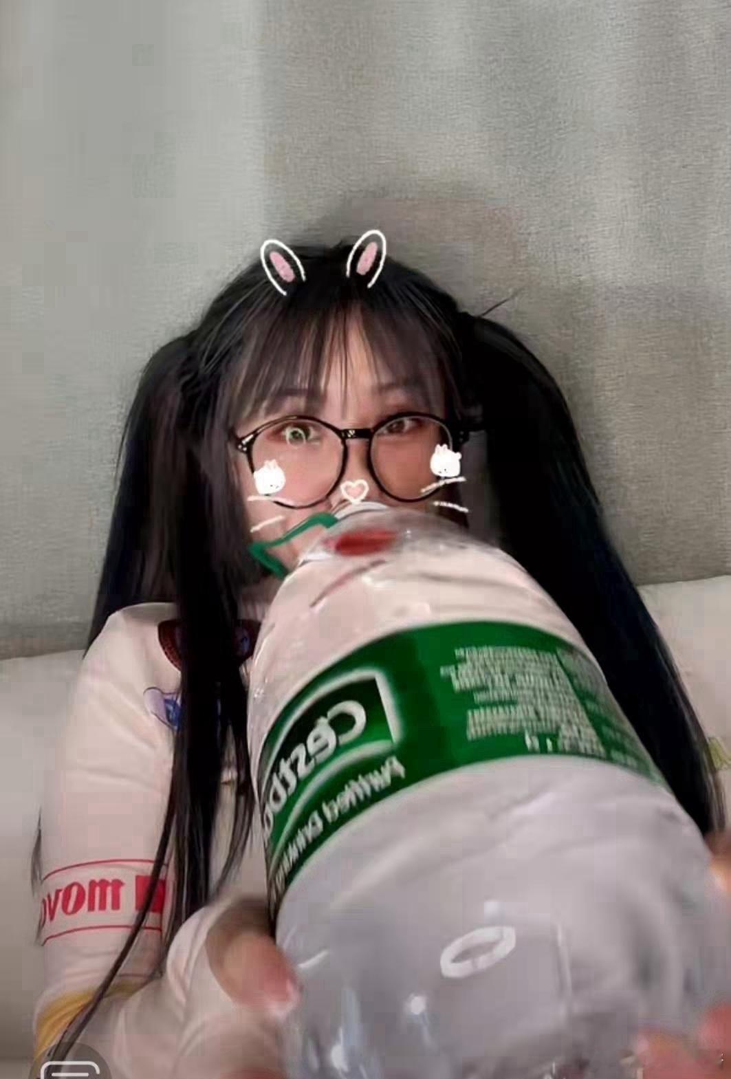 其实不熟的人，不用告诉我结婚的事因为我随礼出去也收不回来我真的要搞个假婚礼把随出