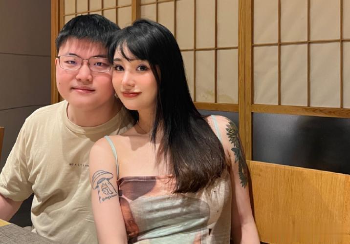 Uzi老婆也证实了！公开喊话：本猪杂希望EDG今年取得好成绩！

在各种圈内人暗