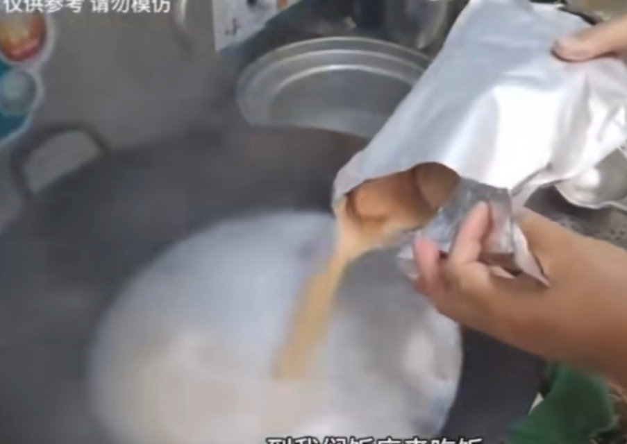 预制菜已经发展到认不出来了预制菜、预制朋友圈等等，这些预制产品或者现象将会大量出