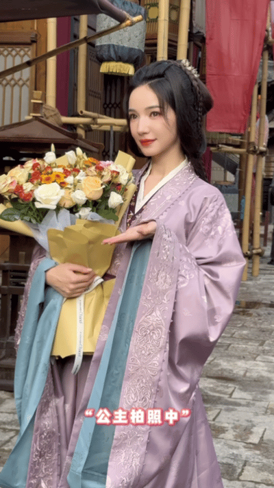 代斯分享在大兴王朝上班的一天代斯尧西公主下班后都在干嘛 围观来着代斯小姐姐的新剧