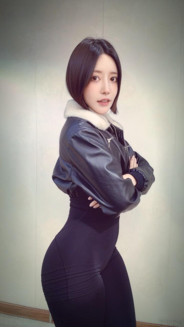 高颜御姐。 再听一次武家坡 敬我们事事如意