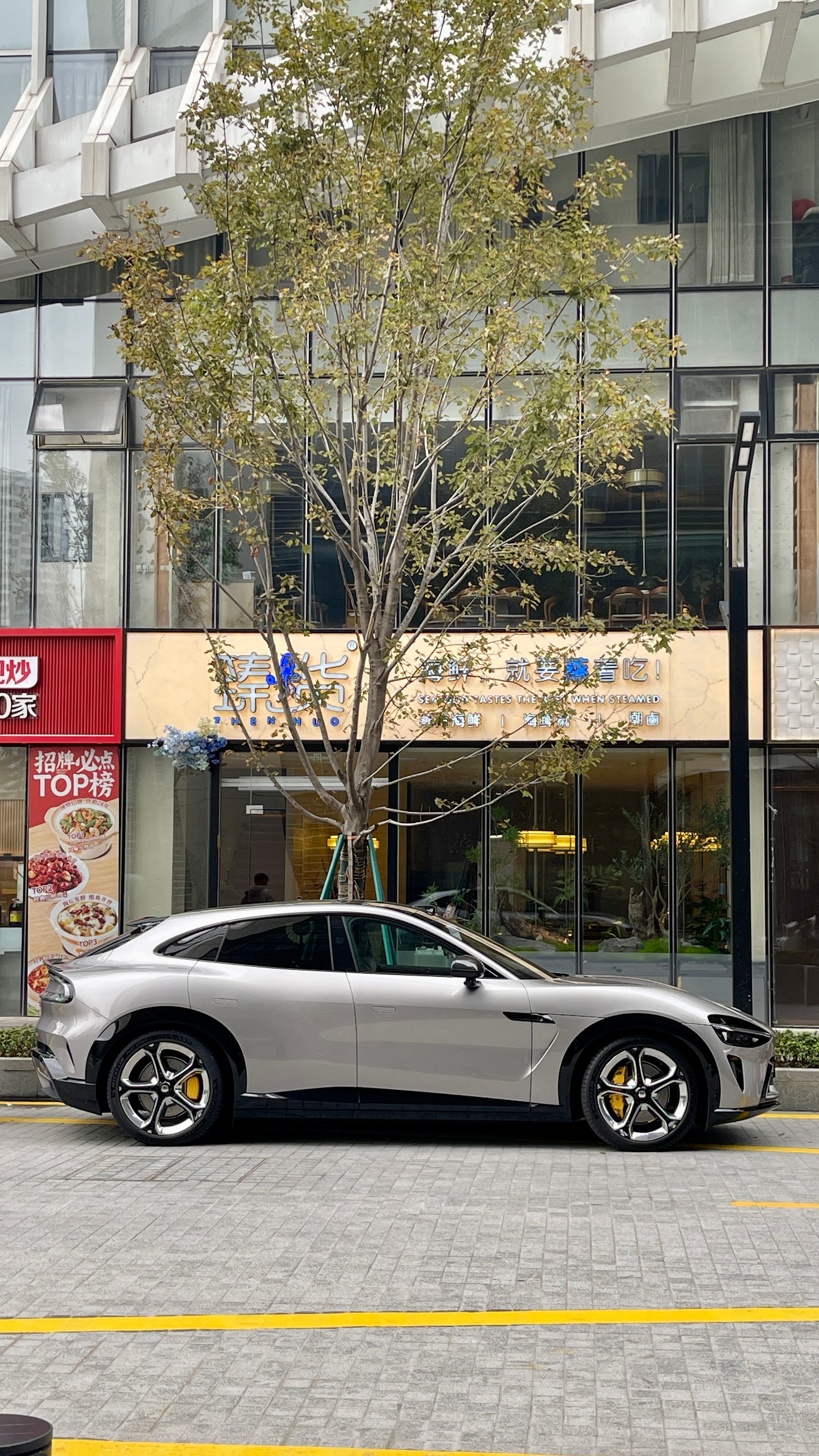 整挺好看。小米yu7  ​​​