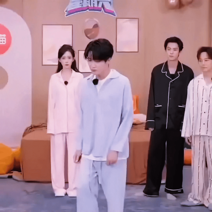 檀健次睡衣版deadreflex别有一番风味嗨翻啦!游戏现场秒变打歌舞台。檀健次