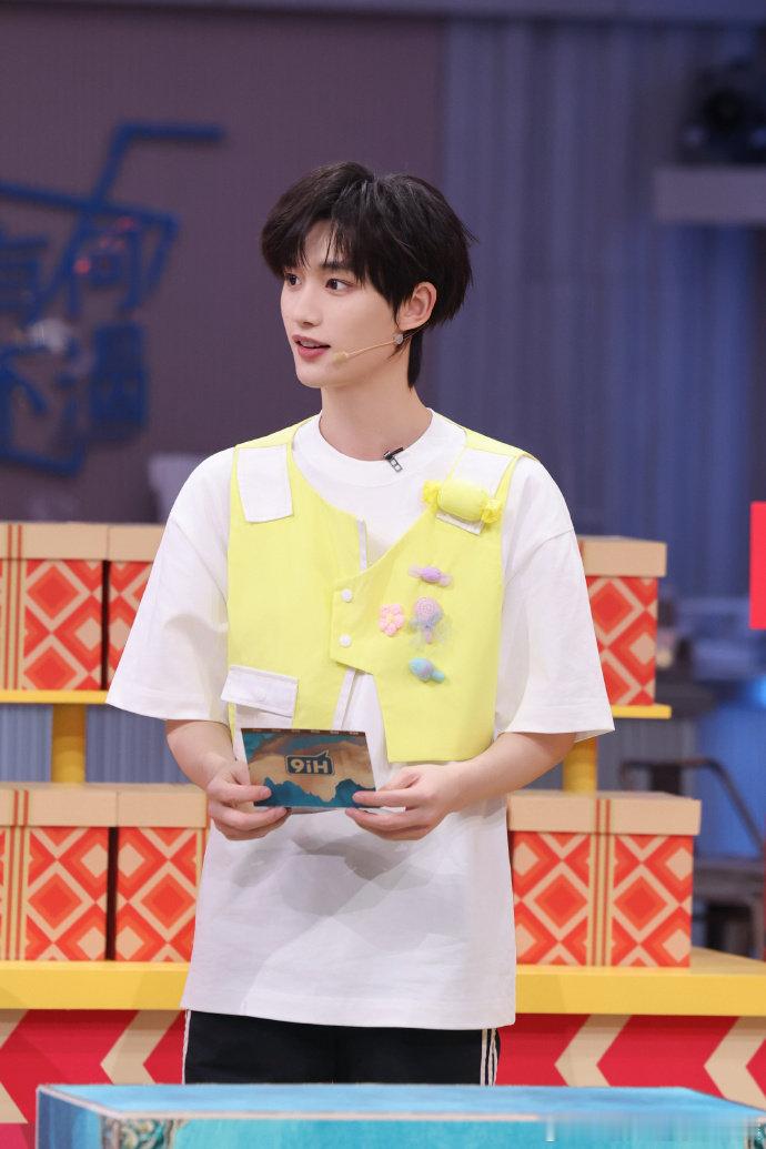 你好星期六这把兄弟局你好星期六这把兄弟局也太上头了！嘉宾们默契拉满，玩游戏时互怼