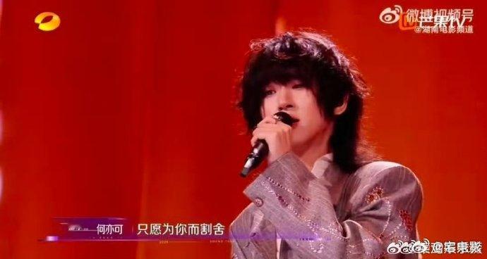 尚雯婕[超话]何亦可希望尚雯婕看看自己声鸣远扬 尚雯婕问为何再来，何亦可坦诚：想